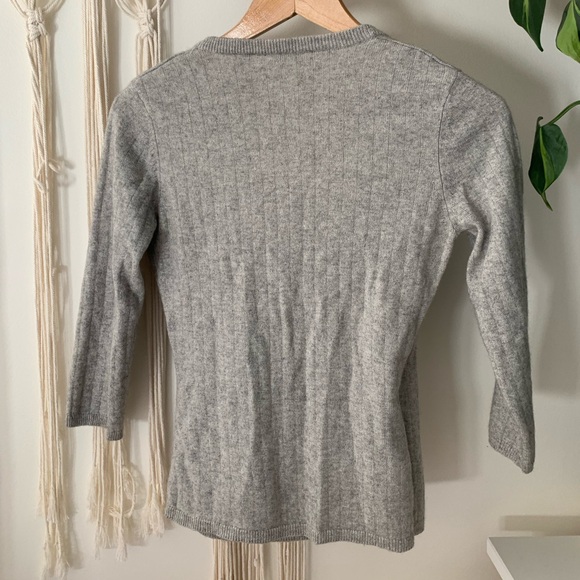 Silk and cashmere sweater. - Picture 2 of 6